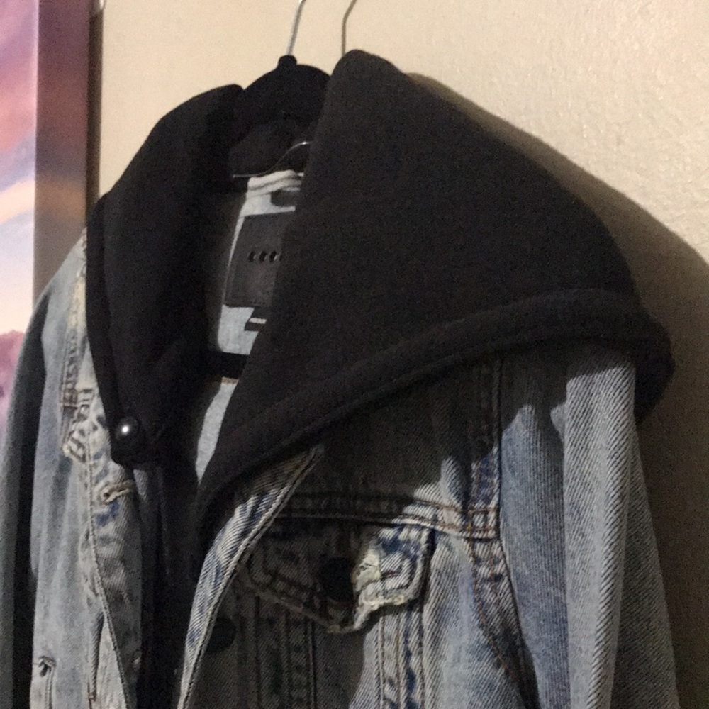 Blank NYC Destruct Denim Jacket NEW - Picture 11 of 12